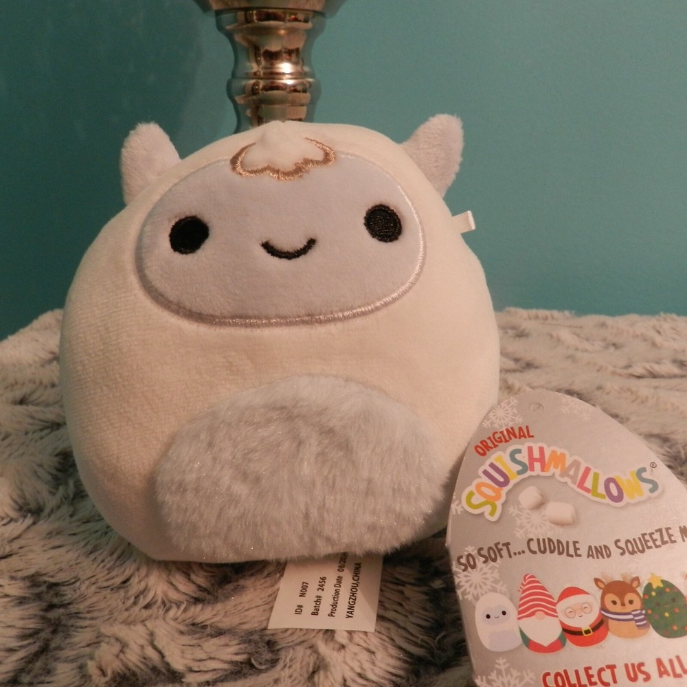 NWT Squishmallows 4.5" Yuri the White Yeti HTF Christmas Plush 2020 Rare